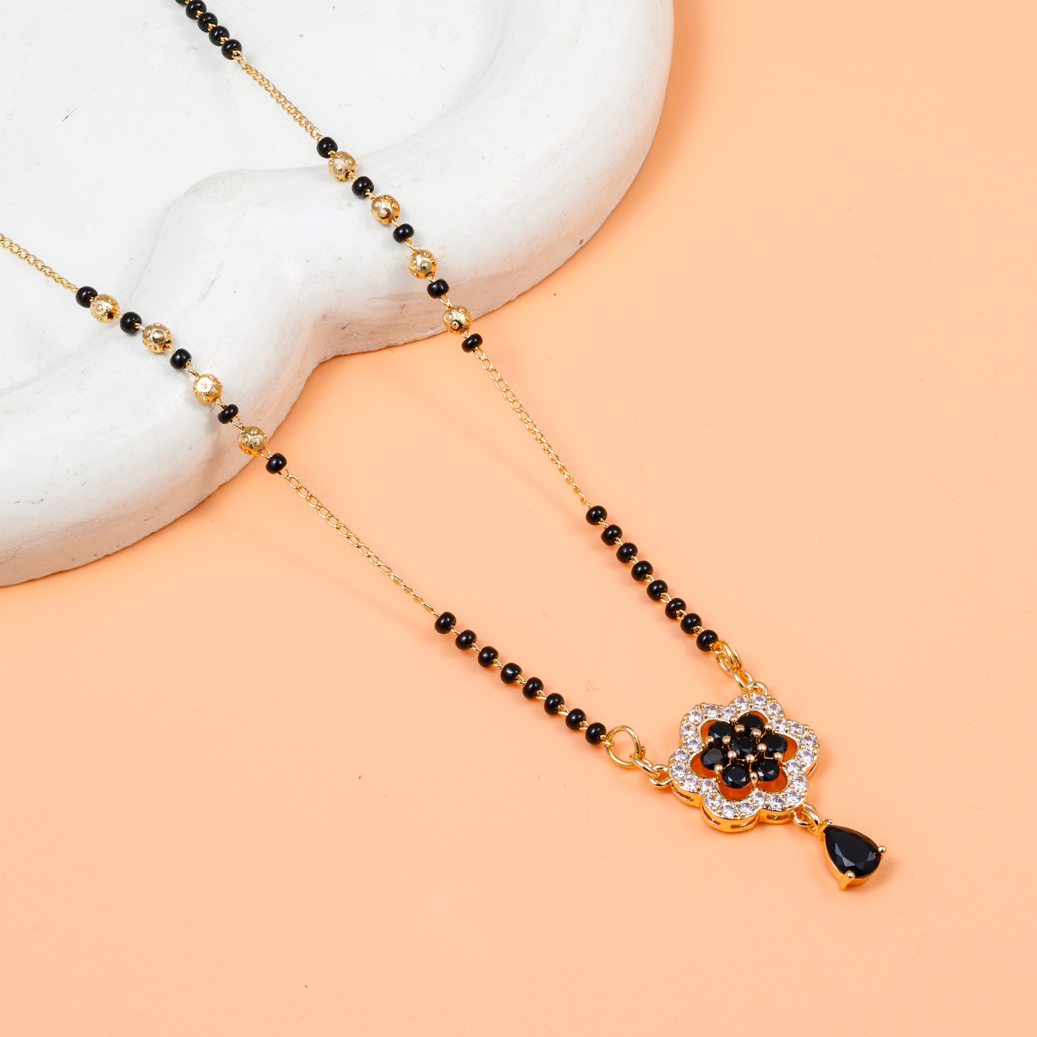Kaali Pushp “Black Bloom” Mangalsutra