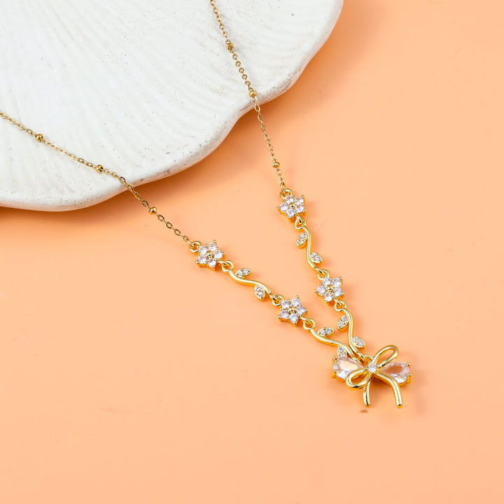 Shwet Pushpanjali Floral Vine Necklace
