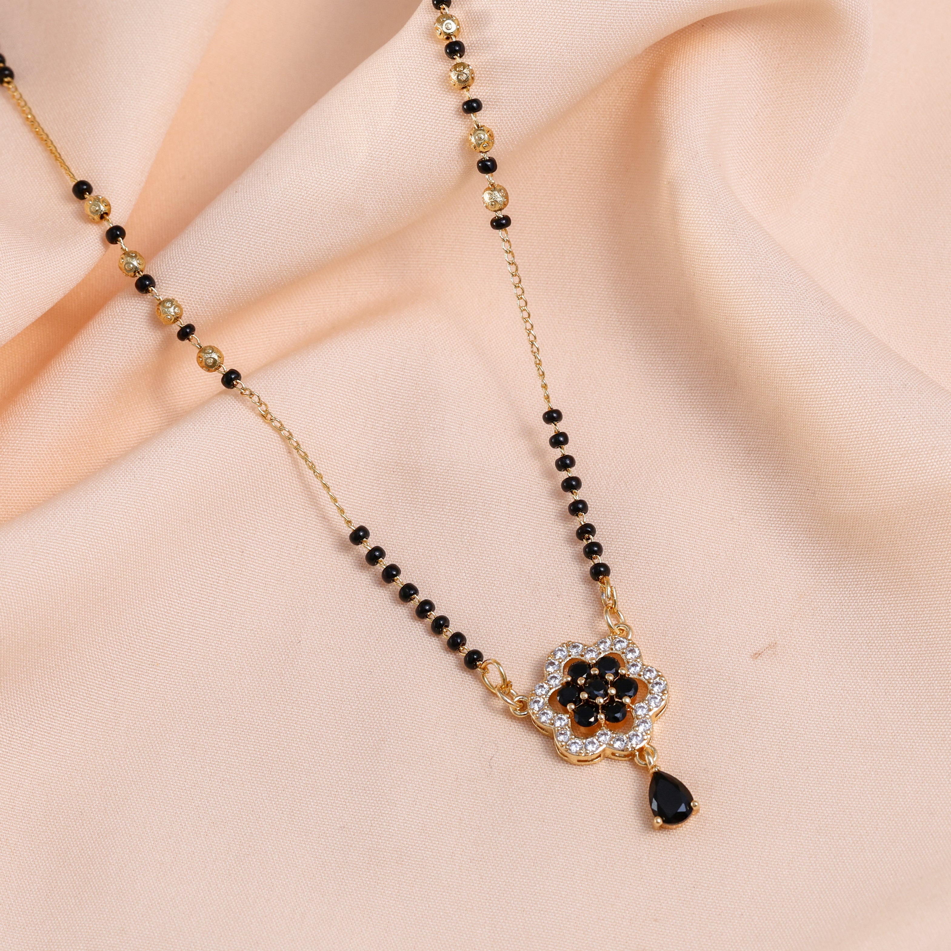 Kaali Pushp “Black Bloom” Mangalsutra
