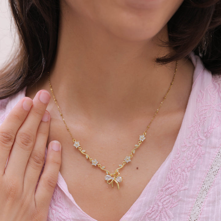 Shwet Pushpanjali Floral Vine Necklace