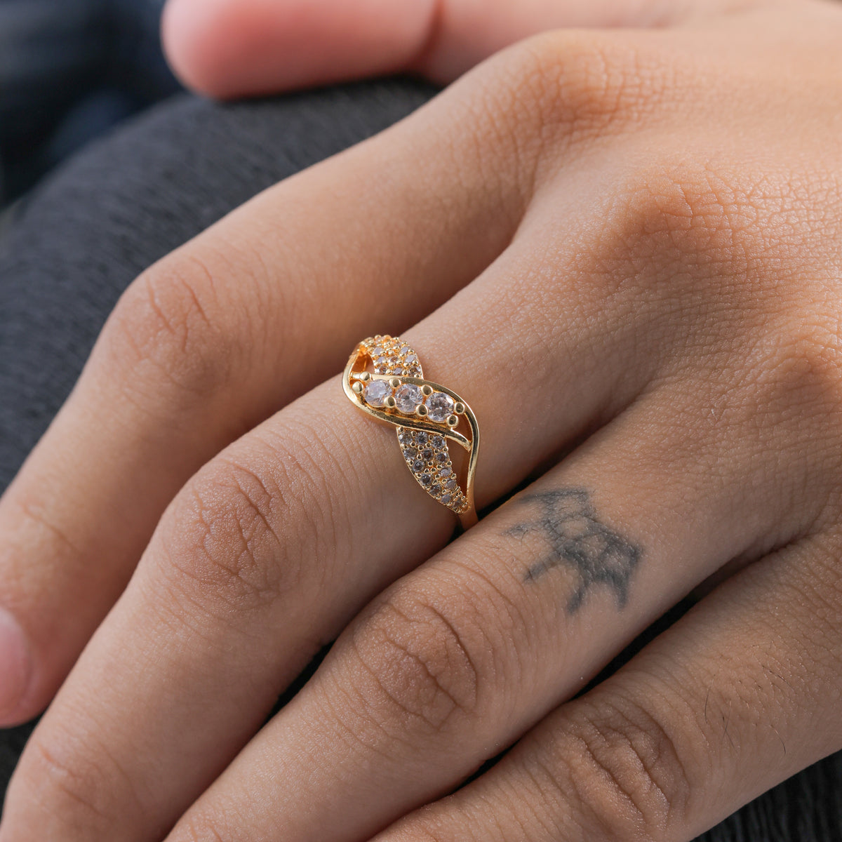 Fern Pave Leaf Infinity Ring