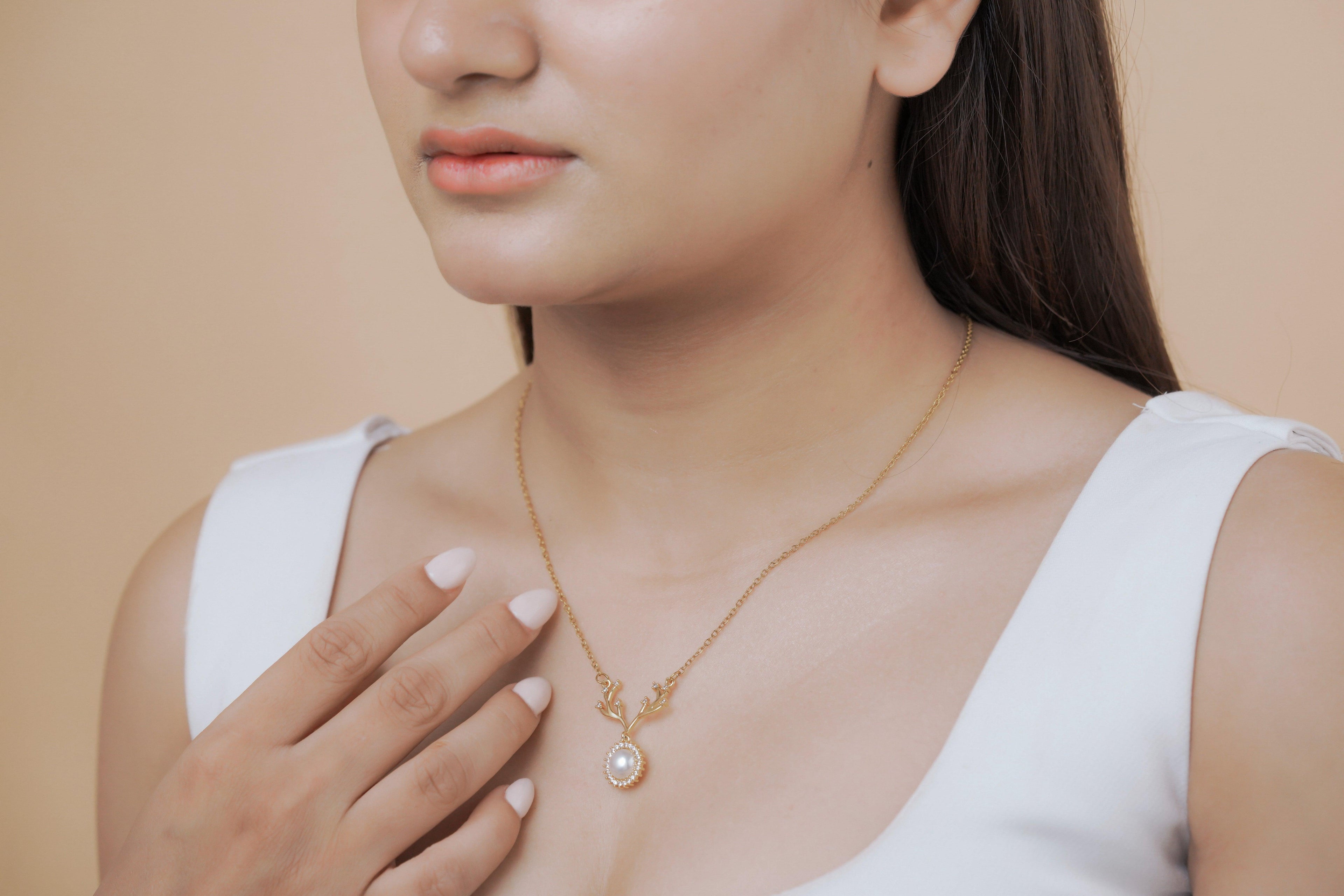 Pearl Antler Pendant Necklace