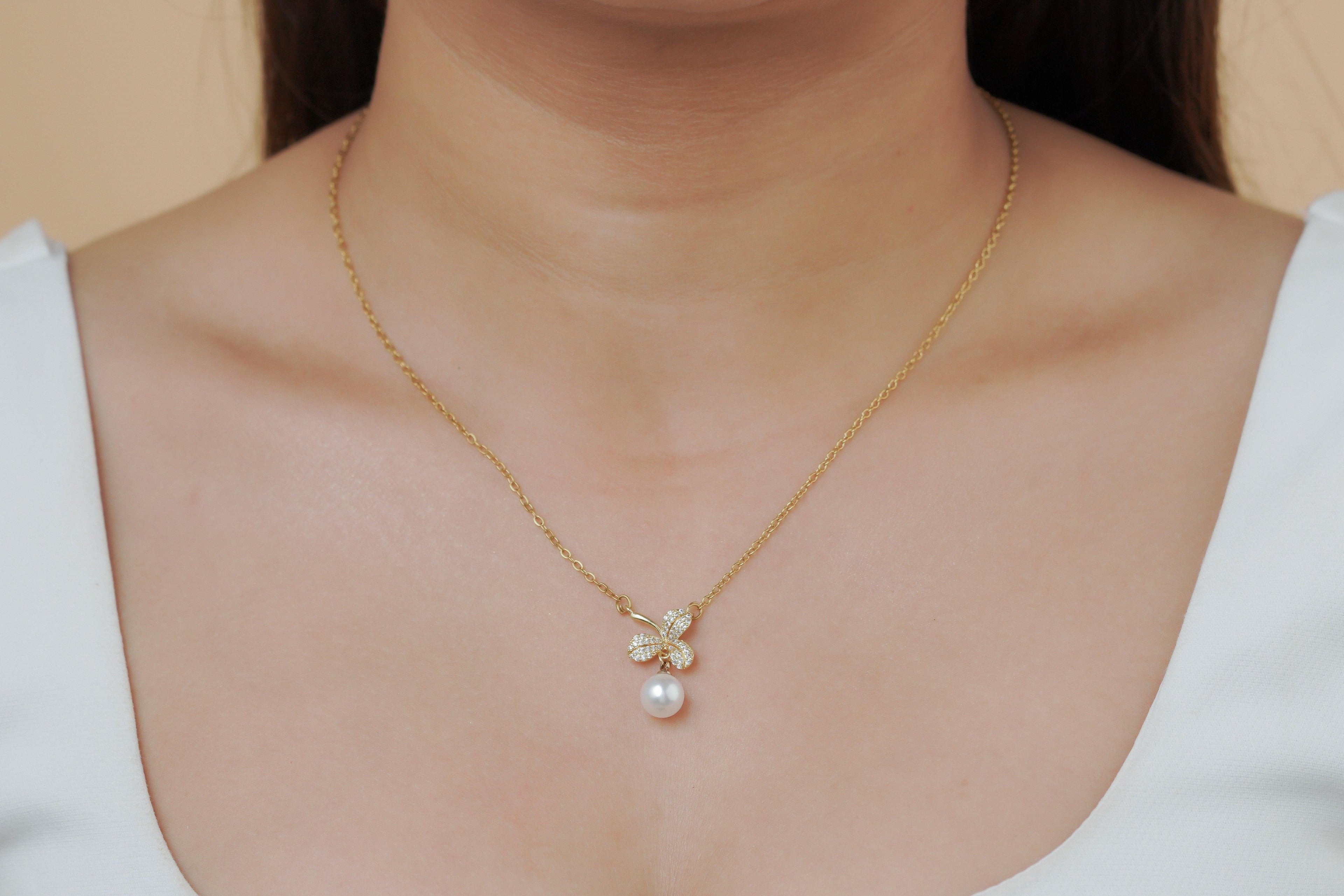 Golden Leaf & Pearl Pendant Necklace