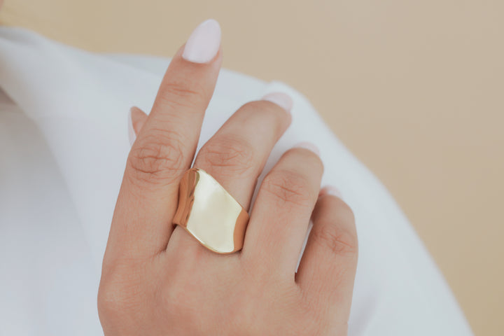 Wide Leaf Signet Ring