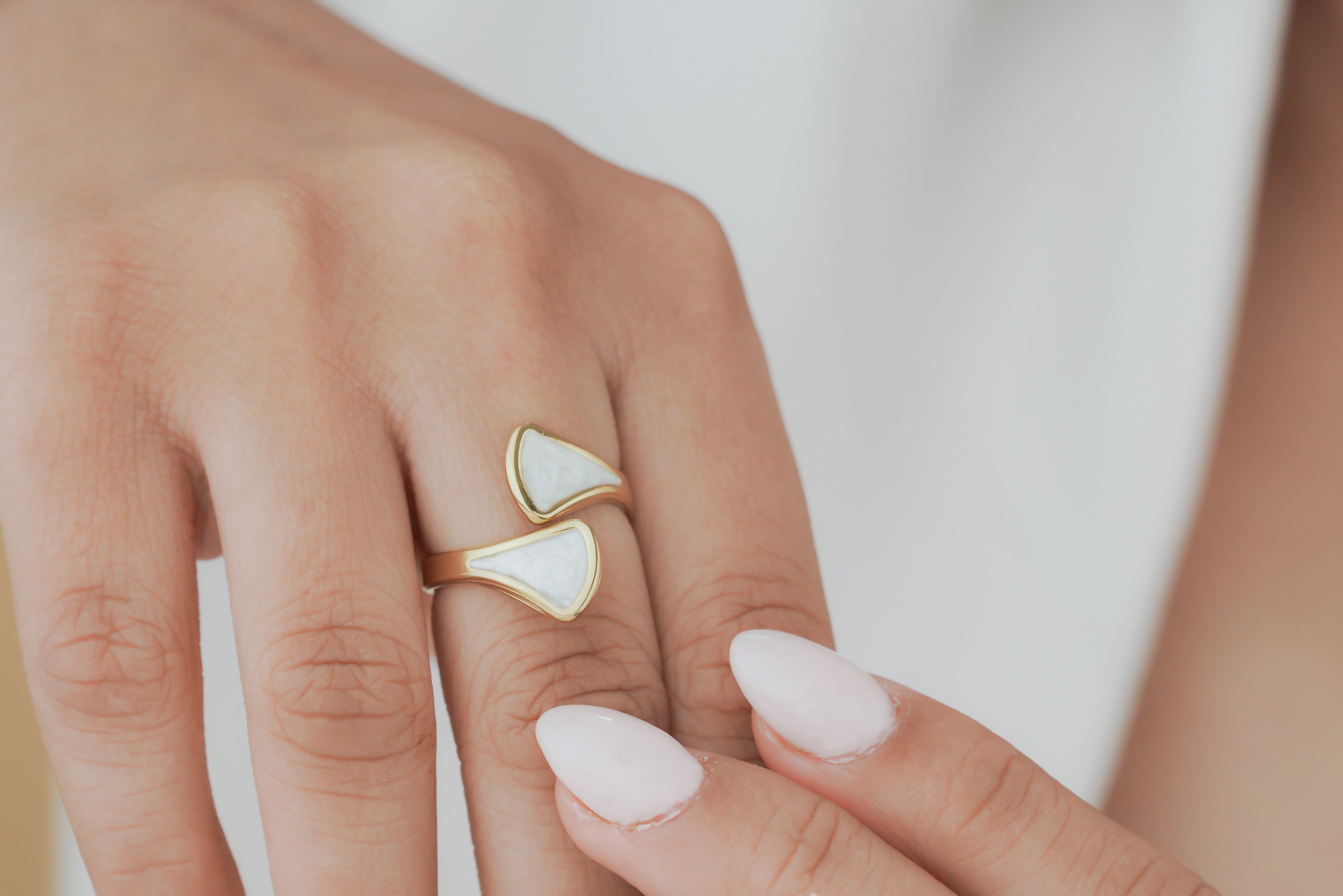 Dual Mother-of-Pearl Fan Bypass Ring