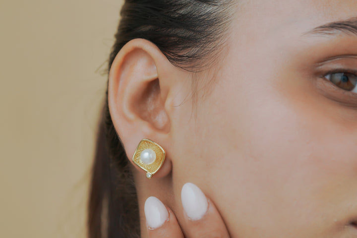 Textured Pearl Square Stud Earrings
