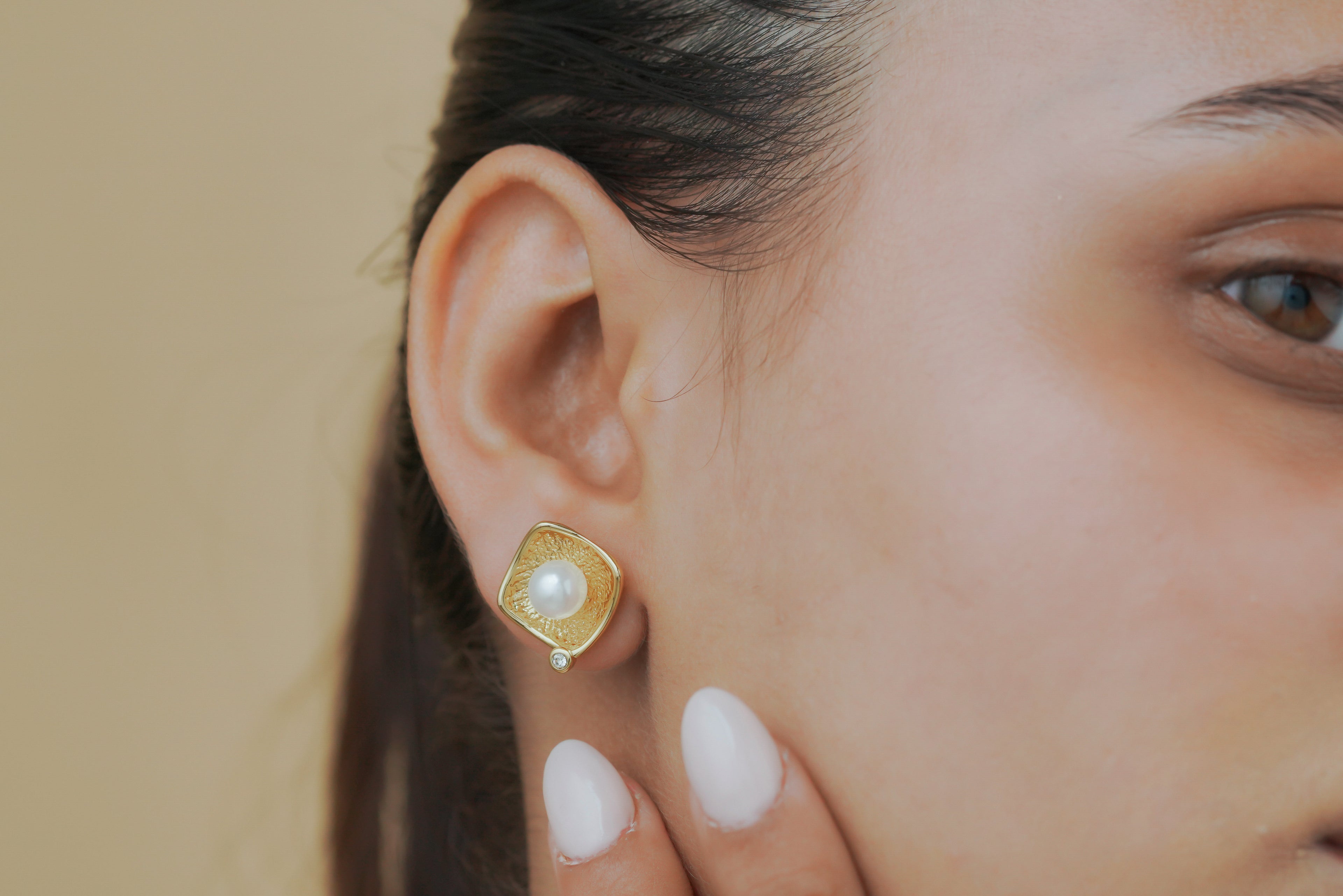 Textured Pearl Square Stud Earrings