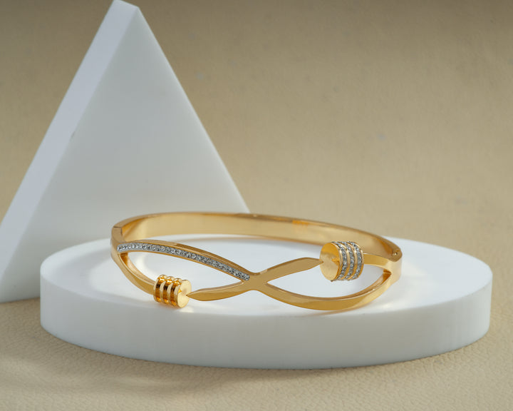 Twisted Infinity Crystal