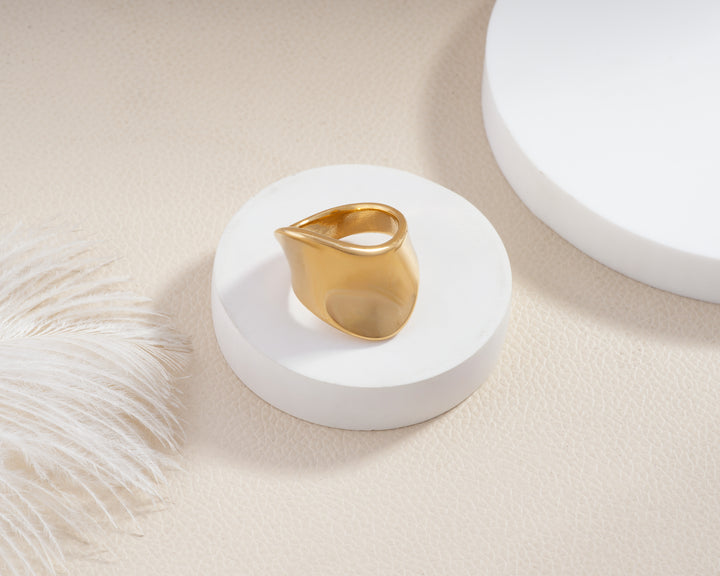Wide Leaf Signet Ring